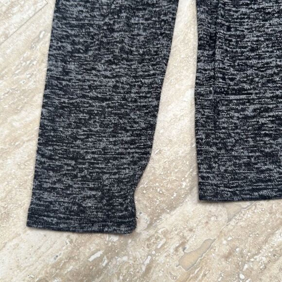 Hollister heathered black and white soft top - size M - Picture 3 of 5